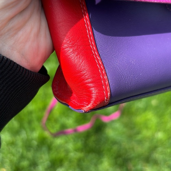 MyWalit | Pink on the Run Genuine Italian Leather Crossbody - Picture 13 of 14